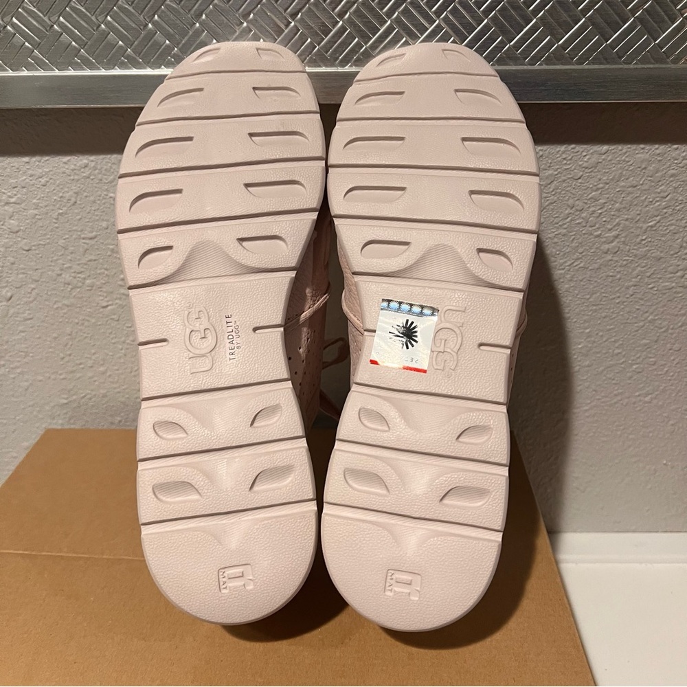 NIB UGG Women’s Tye Nubuck Leather Sneakers In Quartz Pink Size 9.5 - Picture 7 of 10
